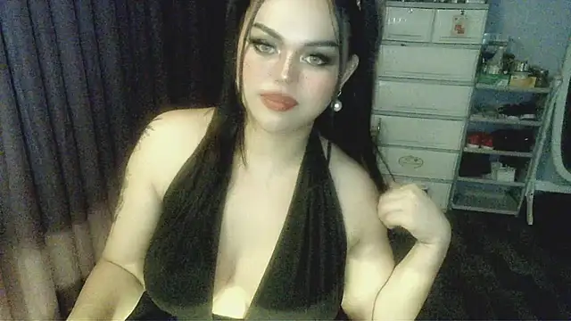 Snapshot of cherry_RED5 chatting on January 28, 2025, 12:32 pm cherry RED5 online show from January 28, 2025, 12:32 pm