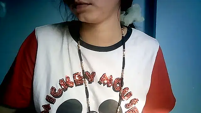 Snapshot of lovelydesi21 chatting on December 19, 2024, 5:07 am lovelydesi21 online show from December 19, 2024, 5:07 am