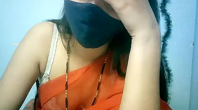 Snapshot of lovelydesi21 chatting on December 22, 2024, 4:17 pm lovelydesi21 online show from December 22, 2024, 4:17 pm