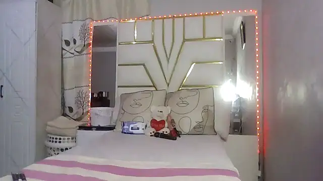 SexyyNana online show from December 23, 2025, 1:36 am