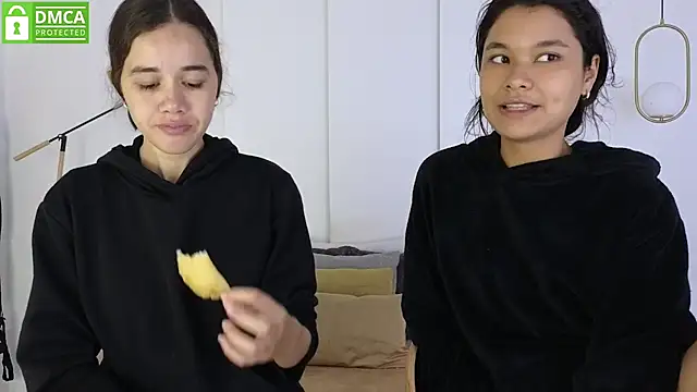 sexychanell 18 online show from February 13, 2026, 1:40 pm