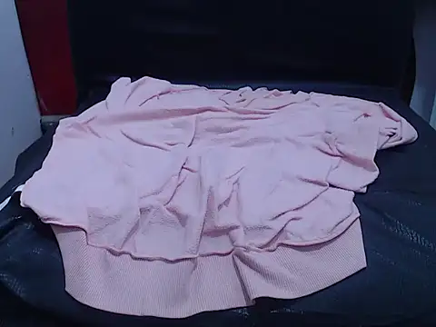 Laura hottt online show from October 26, 2025, 5:19 pm