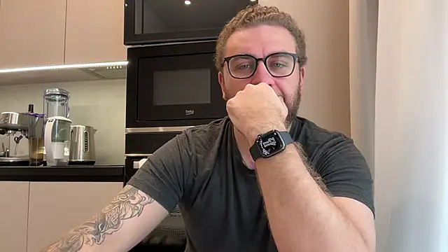 Snapshot of Bear_bear_ chatting on April 15, 2026, 8:43 am Bear bear online show from April 15, 2026, 8:43 am