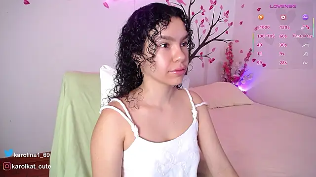 Snapshot of Karolina_1 chatting on February 20, 2026, 1:55 pm Karolina 1 online show from February 20, 2026, 1:55 pm