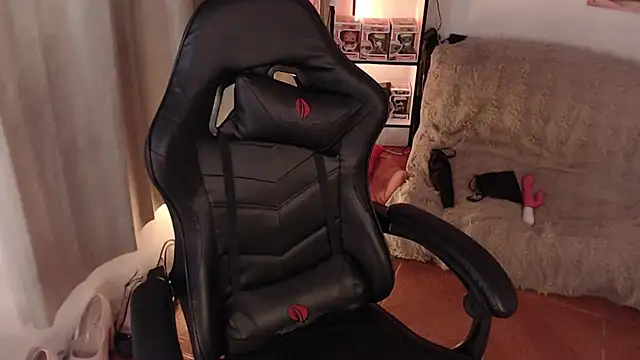 Emmy Ruiz online show from February 23, 2026, 3:26 am