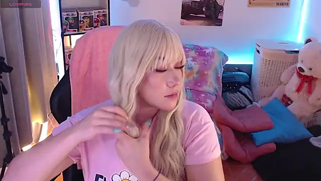 Emmy Ruiz online show from April 11, 2026, 2:49 am