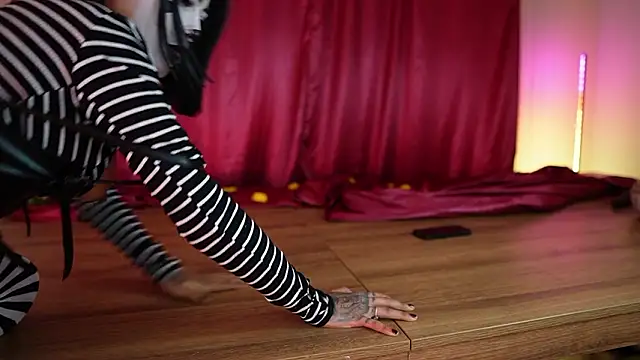 Scarlett collins02 online show from February 15, 2026, 7:51 am