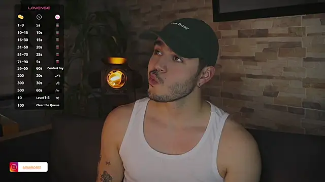 Snapshot of Arkaikomz chatting on February 1, 2025, 11:16 pm Arkaikomz online show from February 1, 2025, 11:16 pm