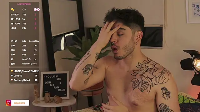 Snapshot of Arkaikomz chatting on February 14, 2025, 1:34 am Arkaikomz online show from February 14, 2025, 1:34 am