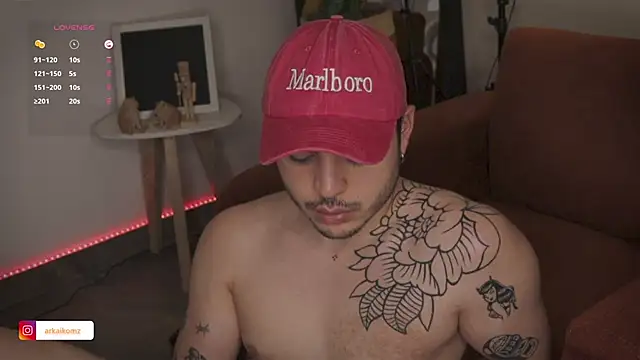 Snapshot of Arkaikomz chatting on March 8, 2025, 10:34 pm Arkaikomz online show from March 8, 2025, 10:34 pm