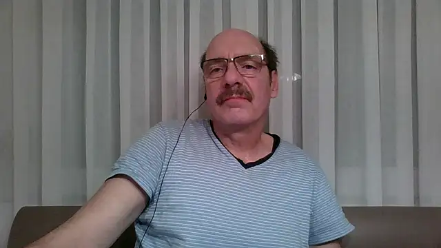Snapshot of giesidie_1 chatting on January 14, 2025, 4:04 am giesidie 1 online show from January 14, 2025, 4:04 am