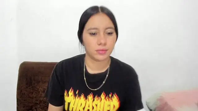 Snapshot of majo_rose chatting on February 16, 2025, 1:58 am majo rose online show from February 16, 2025, 1:58 am