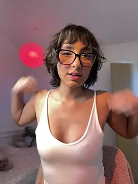 aurora xoxo online show from March 8, 2026, 5:39 pm