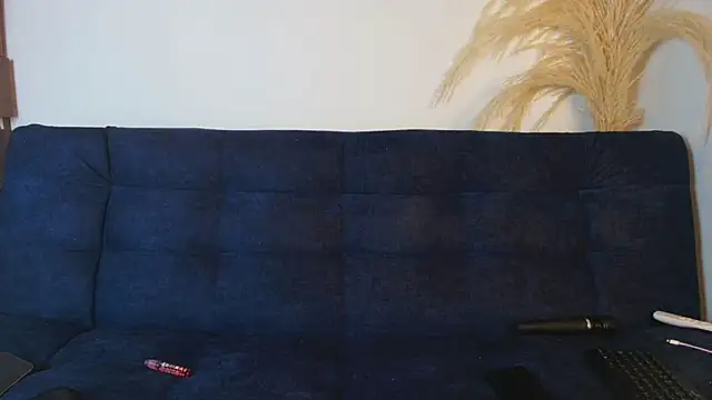 NatashaEgnath online show from November 17, 2025, 12:11 pm