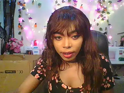 Snapshot of Anaconda2350 chatting on November 24, 2025, 11:10 am Anaconda2350 online show from November 24, 2025, 11:10 am