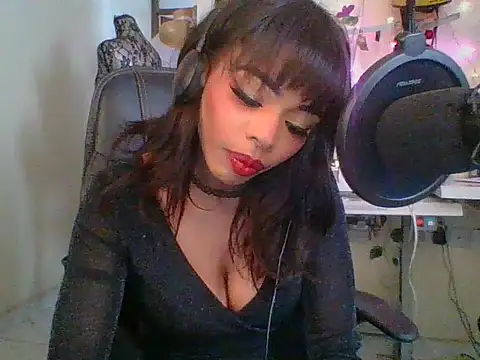 Snapshot of Anaconda2350 chatting on February 4, 2026, 12:00 pm Anaconda2350 online show from February 4, 2026, 12:00 pm