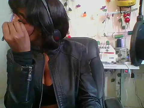 Snapshot of Anaconda2350 chatting on February 5, 2026, 11:59 am Anaconda2350 online show from February 5, 2026, 11:59 am