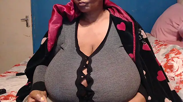 CUTEFIRMMELONSS online show from September 29, 2025, 10:14 pm