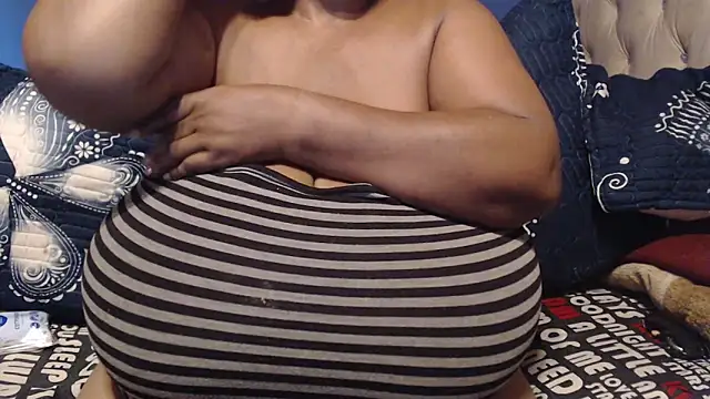 CUTEFIRMMELONSS online show from April 5, 2026, 6:32 am