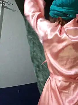 Shaniko89 online show from April 14, 2026, 2:17 am