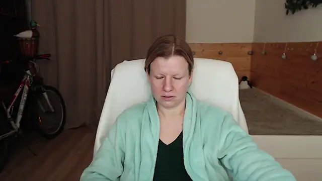 Snapshot of Exponent_5 chatting on December 3, 2024, 5:23 pm Exponent 5 online show from December 3, 2024, 5:23 pm