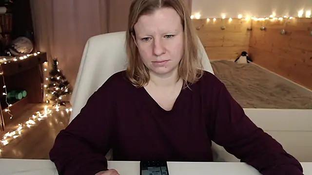 Snapshot of Exponent_5 chatting on December 18, 2024, 7:15 am Exponent 5 online show from December 18, 2024, 7:15 am