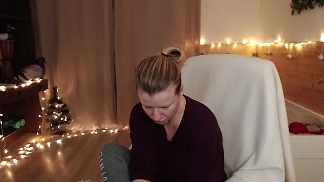 Snapshot of Exponent_5 chatting on January 1, 2025, 3:34 am Exponent 5 online show from January 1, 2025, 3:34 am