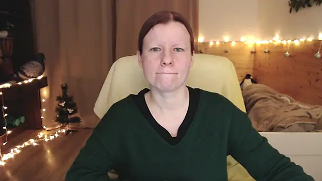 Snapshot of Exponent_5 chatting on February 24, 2025, 10:14 pm Exponent 5 online show from February 24, 2025, 10:14 pm