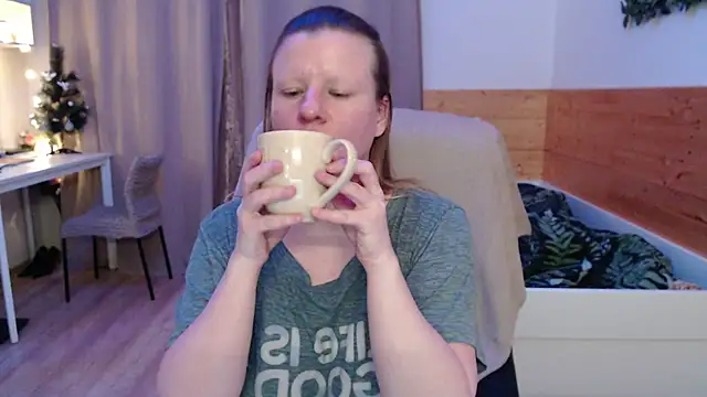 Snapshot of Exponent_5 chatting on February 6, 2026, 5:49 pm Exponent 5 online show from February 6, 2026, 5:49 pm