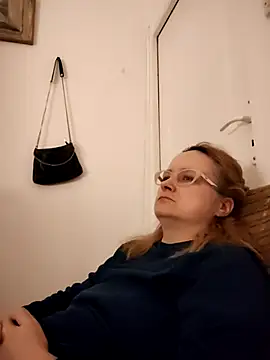 Snapshot of She-devilx chatting on January 18, 2026, 10:02 pm She-devilx online show from January 18, 2026, 10:02 pm