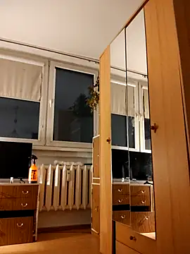 Snapshot of She-devilx chatting on February 8, 2026, 10:24 pm She-devilx online show from February 8, 2026, 10:24 pm