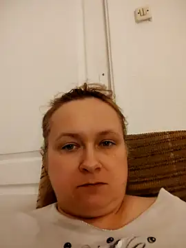 Snapshot of She-devilx chatting on February 14, 2026, 11:56 pm She-devilx online show from February 14, 2026, 11:56 pm