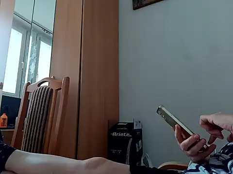 Snapshot of She-devilx chatting on March 21, 2026, 8:41 am She-devilx online show from March 21, 2026, 8:41 am