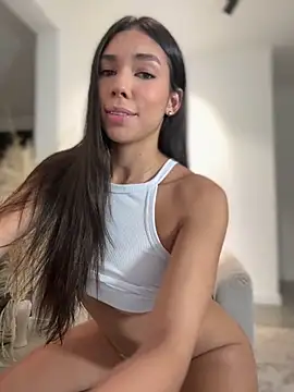 EllaSanz  online show from September 22, 2025, 9:28 pm