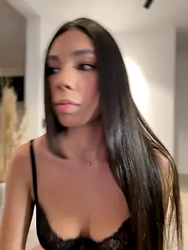 EllaSanz  online show from September 26, 2025, 10:47 pm