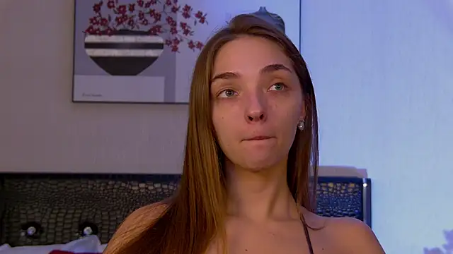 VirginieCruz online show from February 1, 2025, 6:00 am