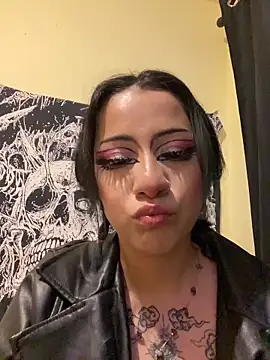 Snapshot of Lucygothic chatting on October 10, 2025, 11:20 am Lucygothic online show from October 10, 2025, 11:20 am