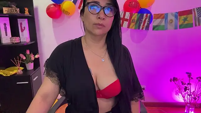 Snapshot of Karina_Yang chatting on June 23, 2026, 10:13 am Karina Yang online show from June 23, 2026, 10:13 am