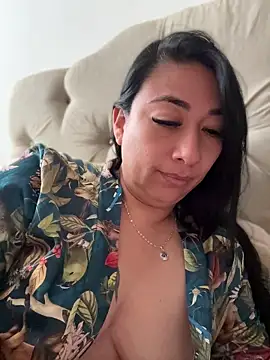 Snapshot of Karina_Yang chatting on July 8, 2026, 7:18 pm Karina Yang online show from July 8, 2026, 7:18 pm