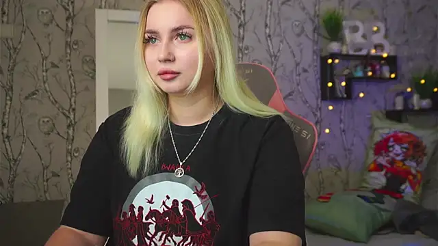 Snapshot of Moon_Valkyrie chatting on March 1, 2026, 9:00 am Moon Valkyrie online show from March 1, 2026, 9:00 am