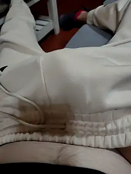 Snapshot of LuqenZo chatting on March 20, 2026, 12:04 am LuqenZo online show from March 20, 2026, 12:04 am