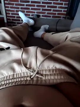 Snapshot of LuqenZo chatting on March 26, 2026, 5:07 pm LuqenZo online show from March 26, 2026, 5:07 pm