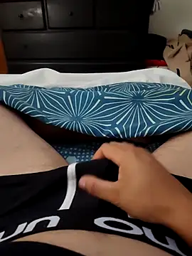 Snapshot of LuqenZo chatting on April 7, 2026, 2:01 am LuqenZo online show from April 7, 2026, 2:01 am