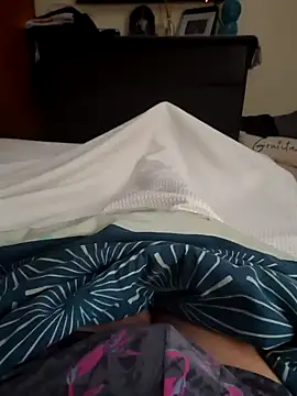 Snapshot of LuqenZo chatting on April 9, 2026, 2:33 am LuqenZo online show from April 9, 2026, 2:33 am