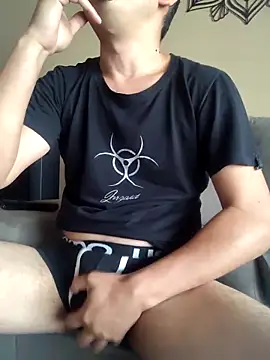 Snapshot of LuqenZo chatting on April 11, 2026, 7:07 pm LuqenZo online show from April 11, 2026, 7:07 pm