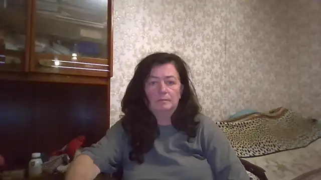 GypsiQueen2 online show from October 21, 2025, 4:41 pm