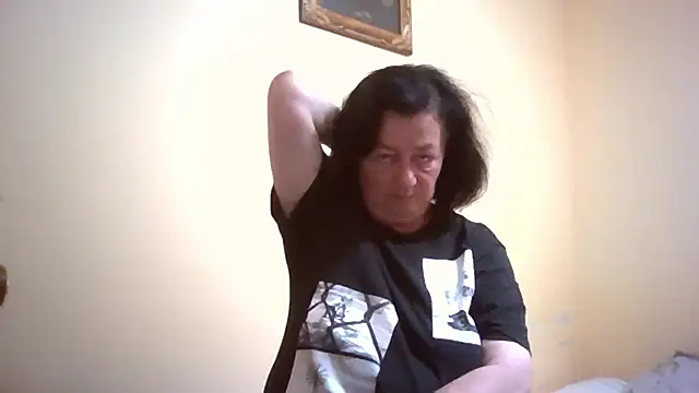 GypsiQueen2 online show from May 25, 2026, 7:42 pm