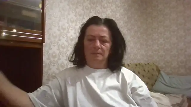 GypsiQueen2 online show from June 28, 2026, 6:25 pm