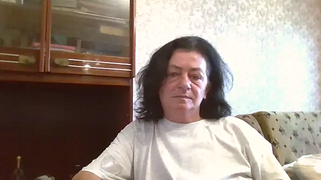 GypsiQueen2 online show from July 2, 2026, 3:23 am