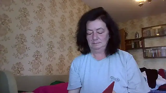 GypsiQueen2 online show from July 9, 2026, 9:35 am